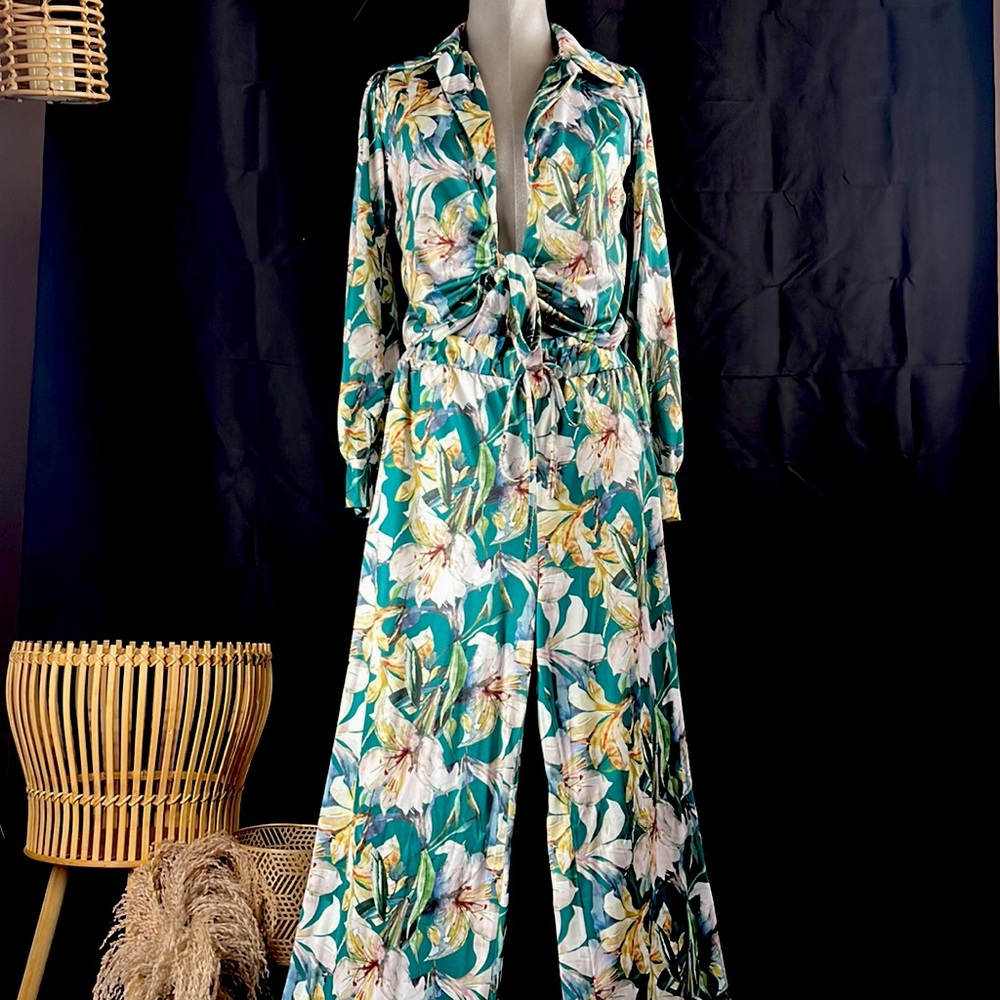 Two piece floral pants set